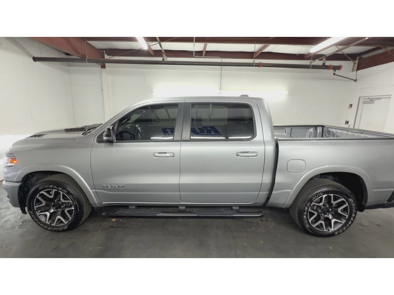 Used 2025 RAM 1500 Laramie w/ Sport Appearance Package AWD/4WD image 5