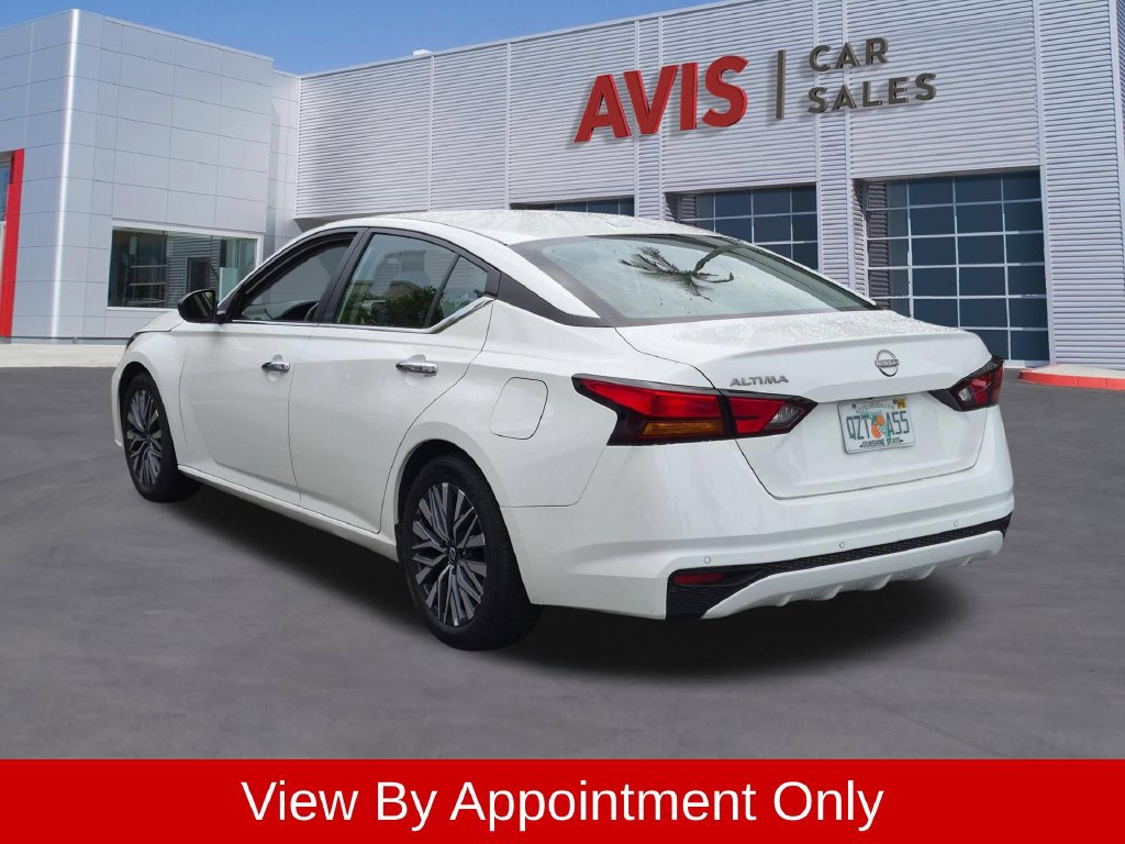Used 2025 Nissan Altima 2.5 SV FWD image 9