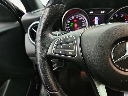 Used 2020 Mercedes-Benz GLA 250 4MATIC w/ Premium Package image 21