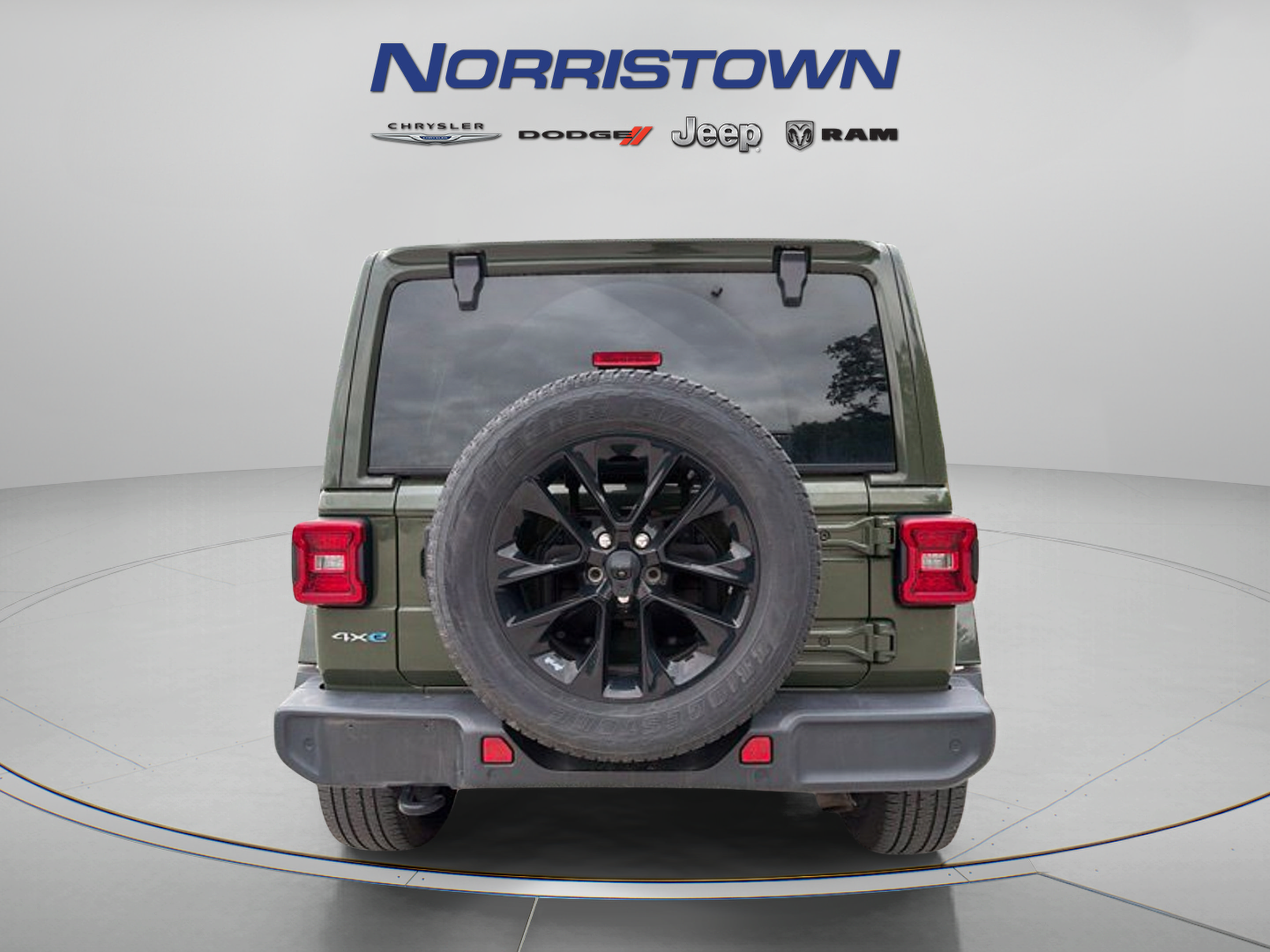 Used 2021 Jeep Wrangler Unlimited Sahara w/ Cold Weather Group AWD/4WD image 5