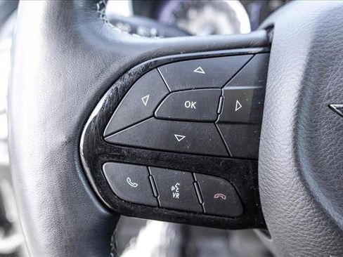 Used 2020 Chrysler Pacifica Touring-L image 13