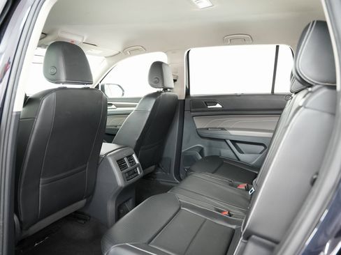 Used 2022 Volkswagen Atlas SE image 40