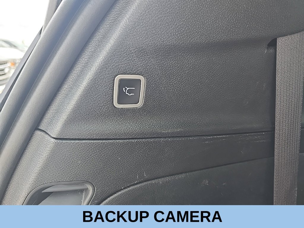 Used 2025 Chrysler Pacifica Limited FWD image 9