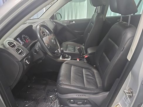 Used 2016 Volkswagen Tiguan SEL image 16