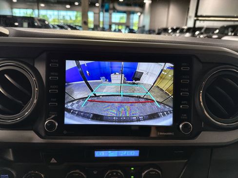 Used 2022 Toyota Tacoma TRD Off-Road image 42