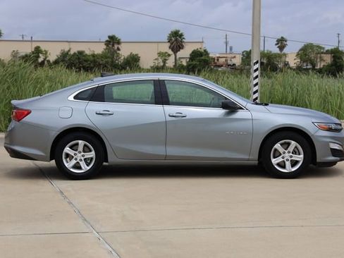 Used 2023 Chevrolet Malibu LS FWD image 4