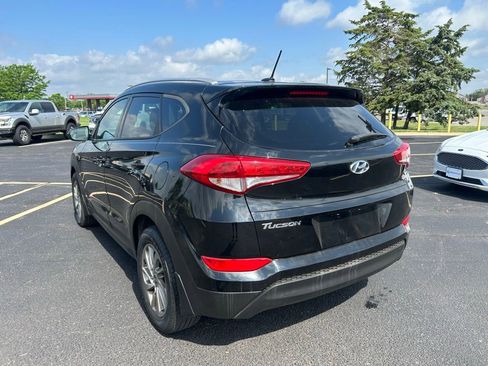 Used 2016 Hyundai Tucson SE w/ Option Group 02 FWD image 3