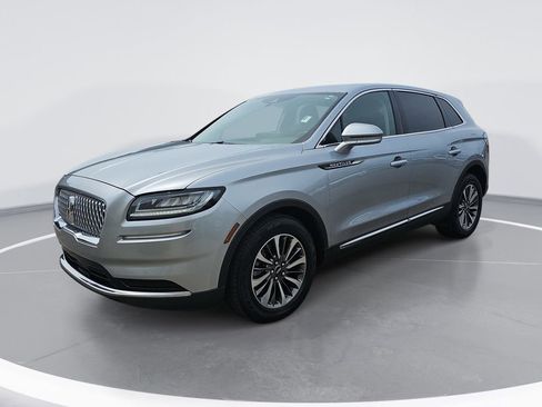 Used 2021 Lincoln Nautilus AWD w/ Equipment Group 101A image 9