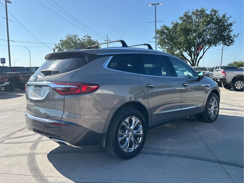 Used 2019 Buick Enclave Avenir w/ Avenir Technology Package AWD/4WD image 3