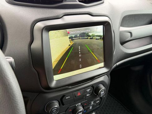 Used 2023 Jeep Renegade Latitude AWD/4WD image 27