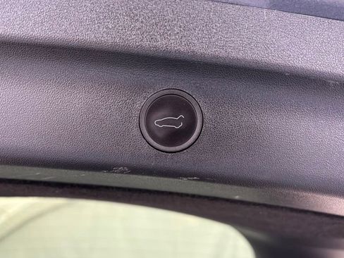 Used 2023 Tesla Model Y Long Range AWD/4WD image 6