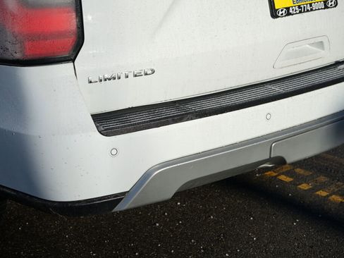 Used 2021 Ford Expedition Limited image 10