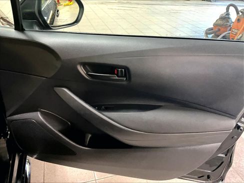 Used 2023 Toyota Corolla LE image 12