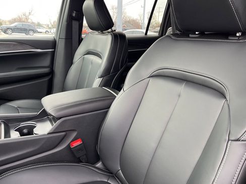 New 2025 Jeep Grand Cherokee L Limited w/ Black Appearance Package image 30