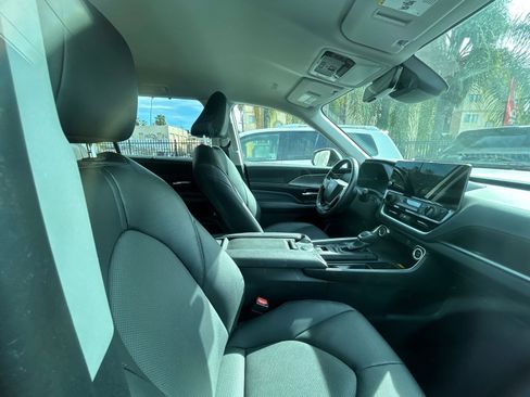 Used 2024 Toyota Grand Highlander XLE image 8