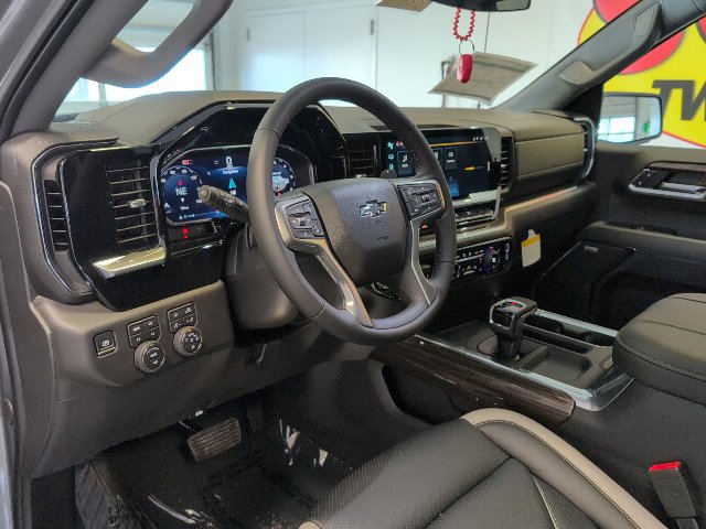 New 2026 Chevrolet Silverado 1500 RST w/ Safety Package AWD/4WD image 8