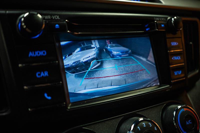 Used 2018 Toyota RAV4 LE w/ All Weather Liner Package FWD image 19