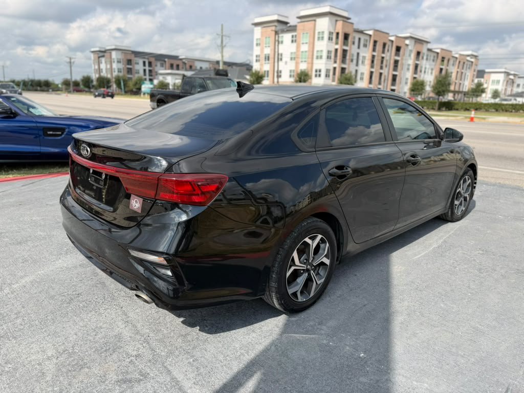 Used 2021 Kia Forte LXS FWD image 4