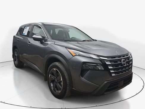 Used 2026 Nissan Rogue SV FWD image 3
