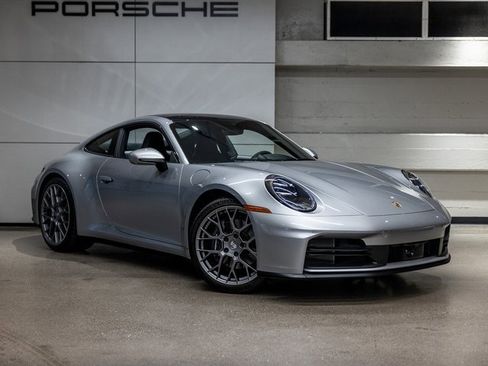 Used 2025 Porsche 911 Carrera image 12