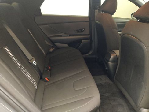 Used 2025 Hyundai Elantra Sport image 19