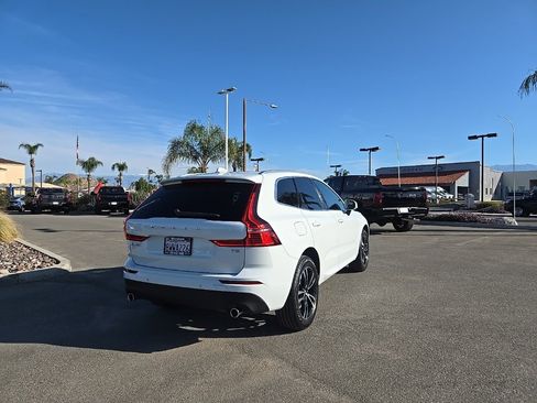 Used 2021 Volvo XC60 T5 Momentum w/ Premium Package image 7