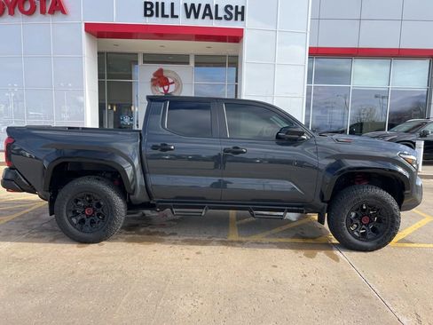 Used 2025 Toyota Tacoma TRD Pro image 2