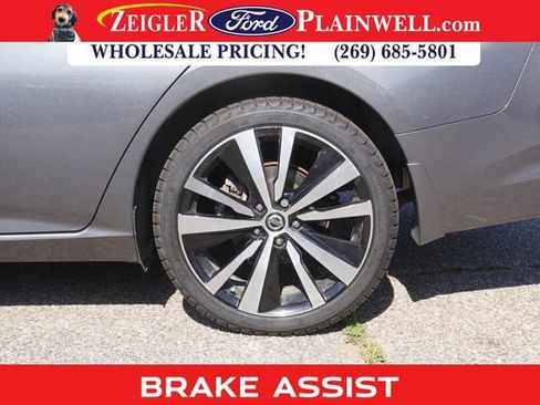 Used 2019 Nissan Altima 2.5 Platinum image 9