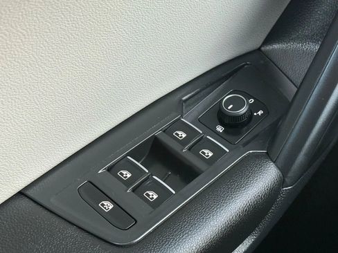 Used 2021 Volkswagen Tiguan SE R-Line image 46