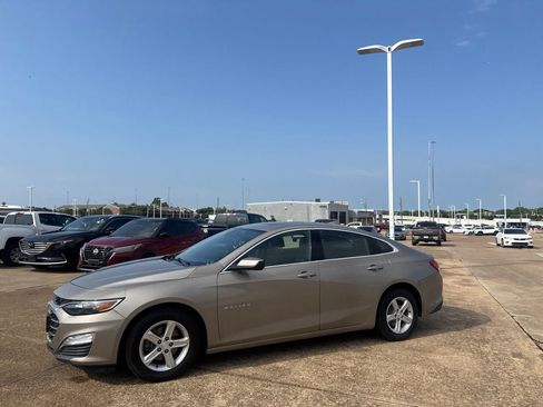 Used 2022 Chevrolet Malibu LT FWD image 10