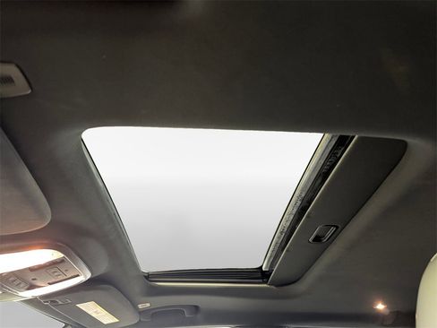 Used 2020 Jeep Grand Cherokee Limited w/ Premium Lighting Group image 23