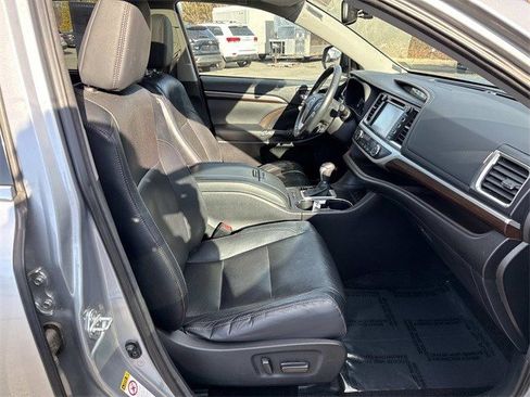Used 2014 Toyota Highlander Limited image 9