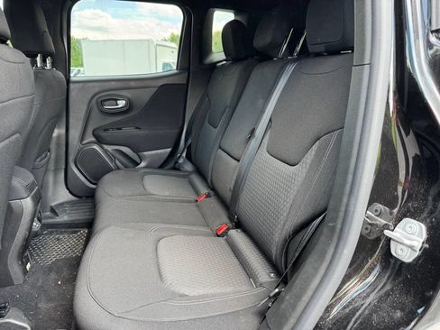 Used 2021 Jeep Renegade Latitude AWD/4WD image 12