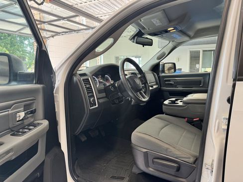 Used 2016 RAM 1500 Classic SLT w/ Protection Group AWD/4WD image 7