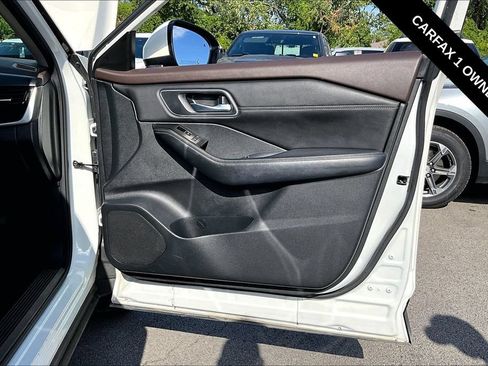 Used 2023 Nissan Rogue Platinum FWD image 27