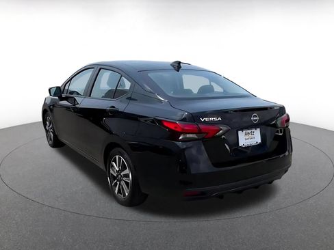 Used 2025 Nissan Versa SV FWD image 9