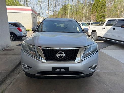 Used 2014 Nissan Pathfinder SV image 17