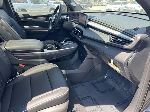 New 2026 Buick Enclave Avenir w/ Super Cruise Package FWD image 34