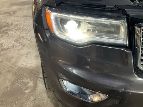 Used 2018 Jeep Grand Cherokee Overland w/ Jeep Active Safety Group image 17