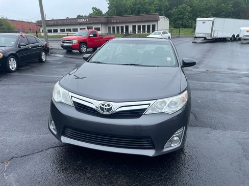 Used 2012 Toyota Camry XLE w/ Leather Pkg FWD image 1