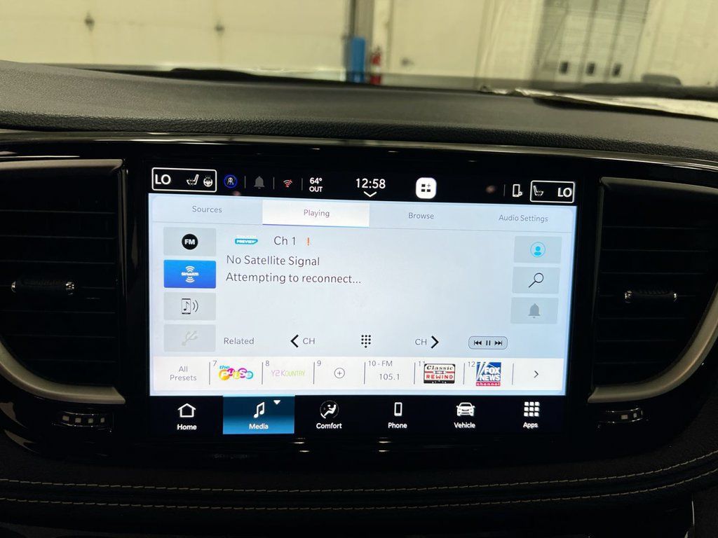 New 2026 Chrysler Pacifica Select FWD image 14
