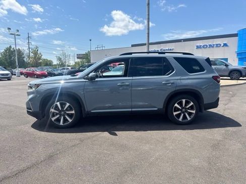 Used 2023 Honda Pilot Touring image 16