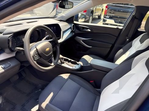 Used 2024 Chevrolet Trax LS w/ LS Convenience Package FWD image 13