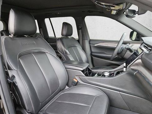 Used 2023 Jeep Grand Cherokee Overland AWD/4WD image 23