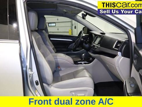 Used 2019 Toyota Highlander XLE image 15