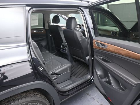 Used 2026 Volkswagen Atlas SE AWD/4WD image 43