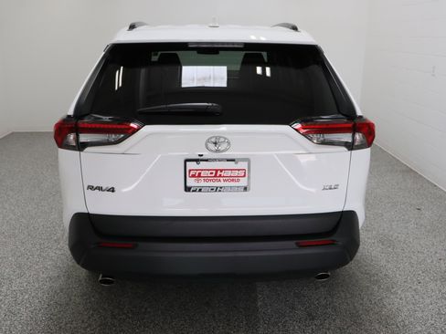 Used 2025 Toyota RAV4 XLE FWD image 8