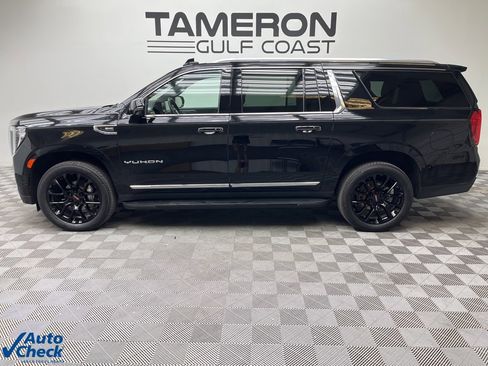 Used 2023 GMC Yukon XL SLT w/ SLT Premium Package image 6
