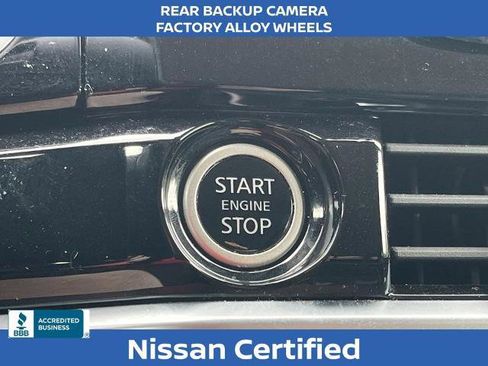 Certified 2024 Nissan Pathfinder SL image 9