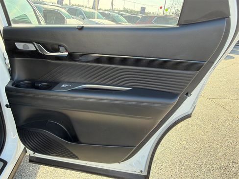 Used 2023 Hyundai Palisade Calligraphy image 16